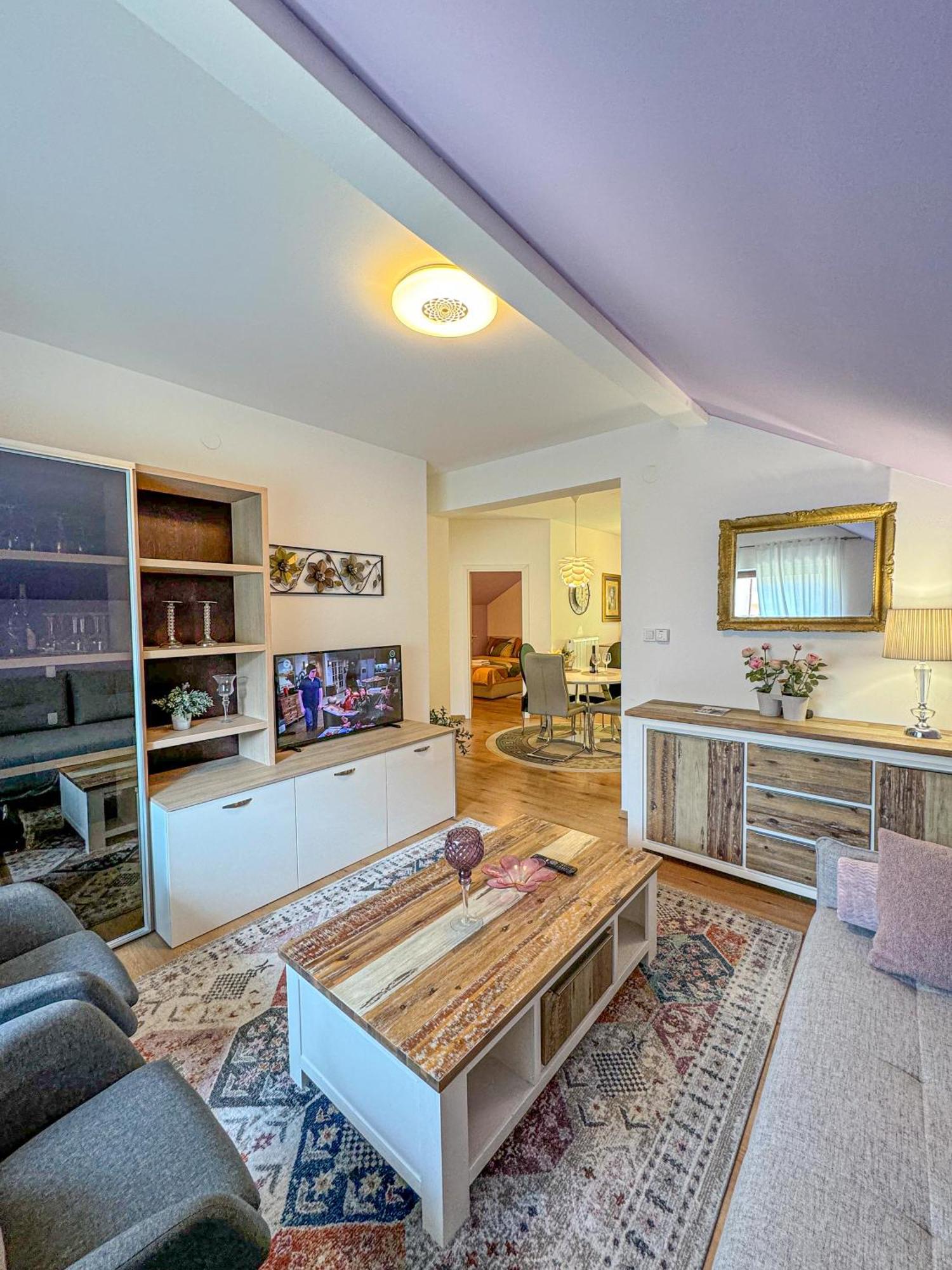 Apartman Mibel Zagabria Esterno foto