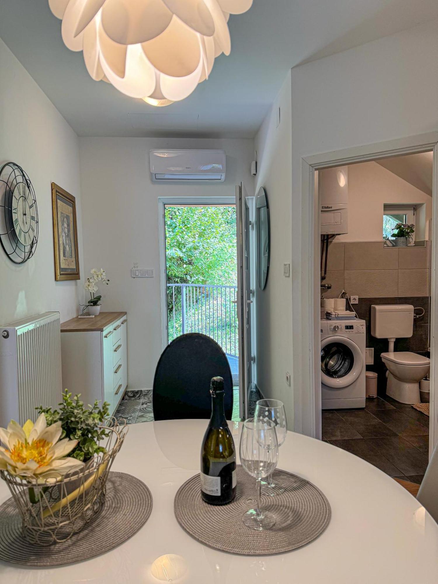 Apartman Mibel Zagabria Esterno foto